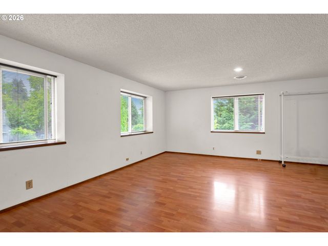 4017 DILLARD Rd, Eugene, OR 97405