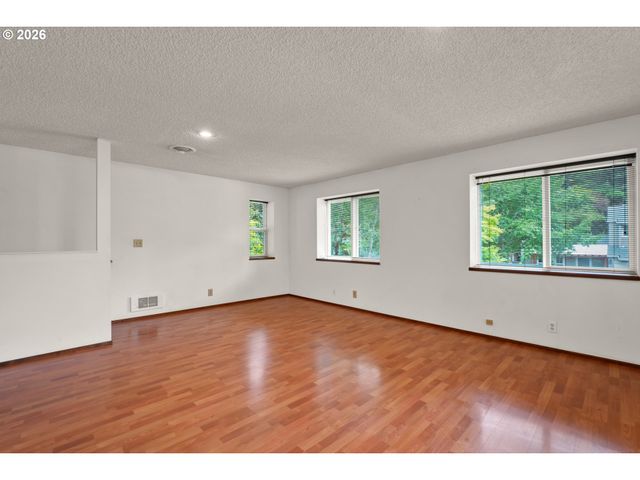 4017 DILLARD Rd, Eugene, OR 97405