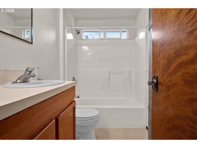 4017 DILLARD Rd, Eugene, OR 97405