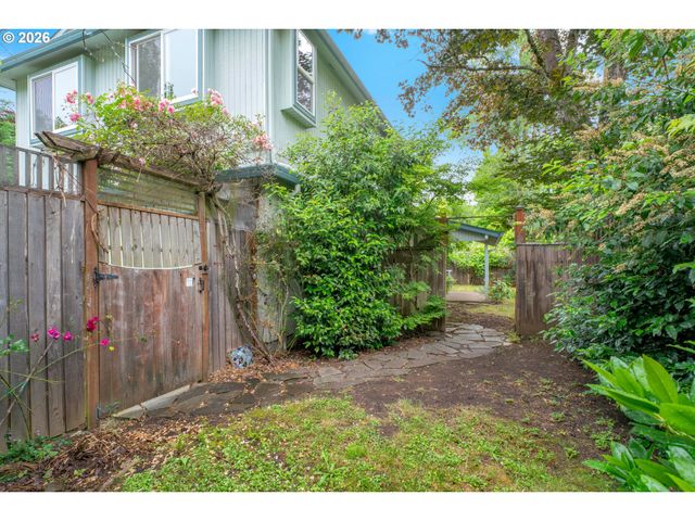 4017 DILLARD Rd, Eugene, OR 97405