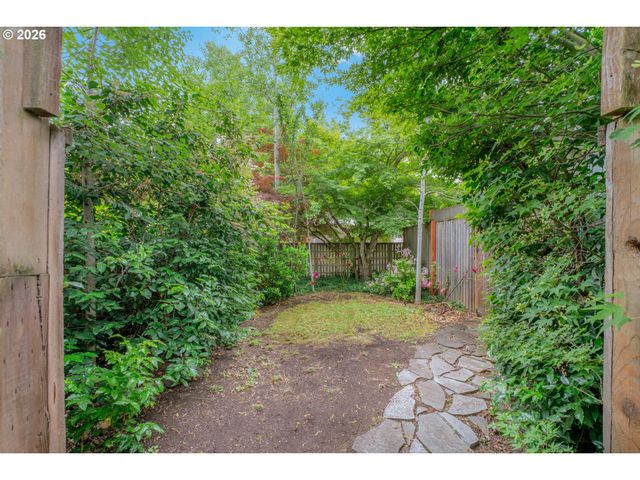 4017 DILLARD Rd, Eugene, OR 97405