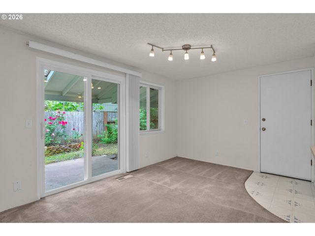 4017 DILLARD Rd, Eugene, OR 97405