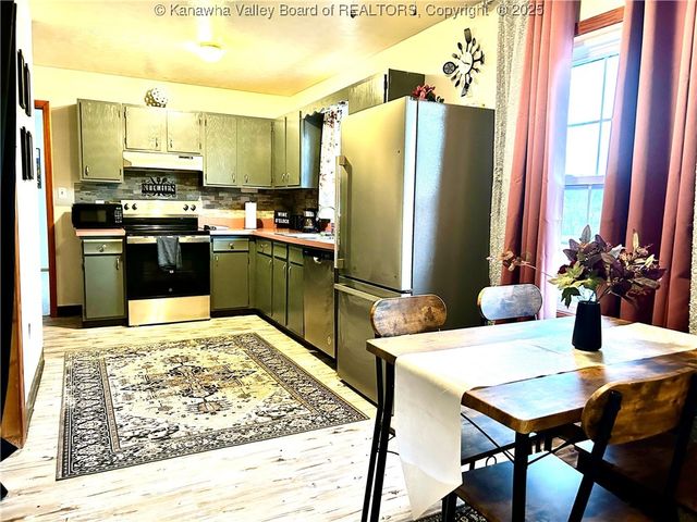 729 Daverton Road, Charleston, WV 25303