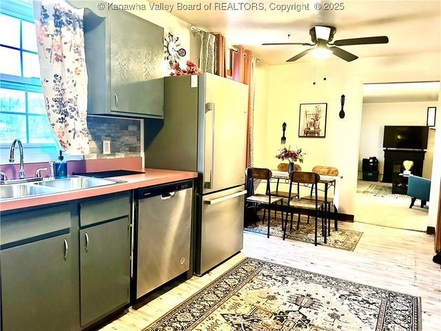 729 Daverton Road, Charleston, WV 25303