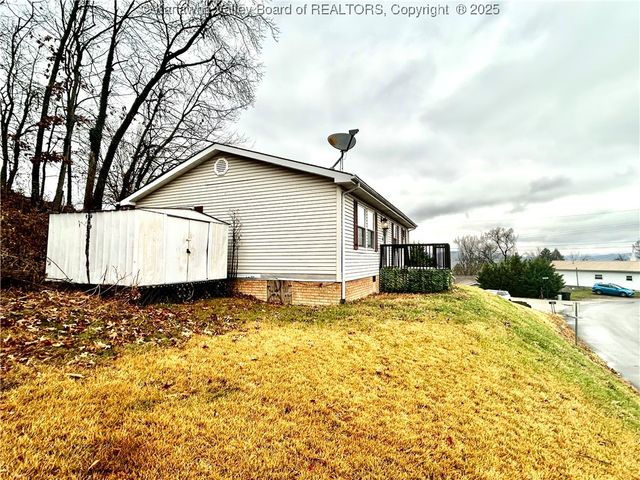 729 Daverton Road, Charleston, WV 25303