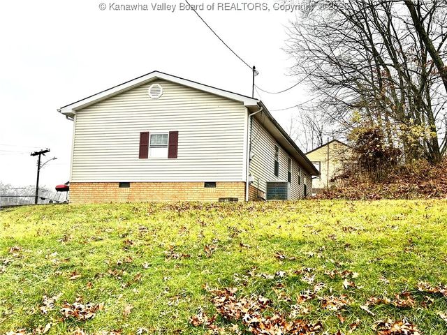 729 Daverton Road, Charleston, WV 25303