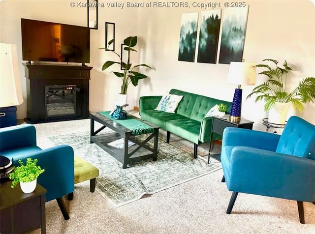 729 Daverton Road, Charleston, WV 25303