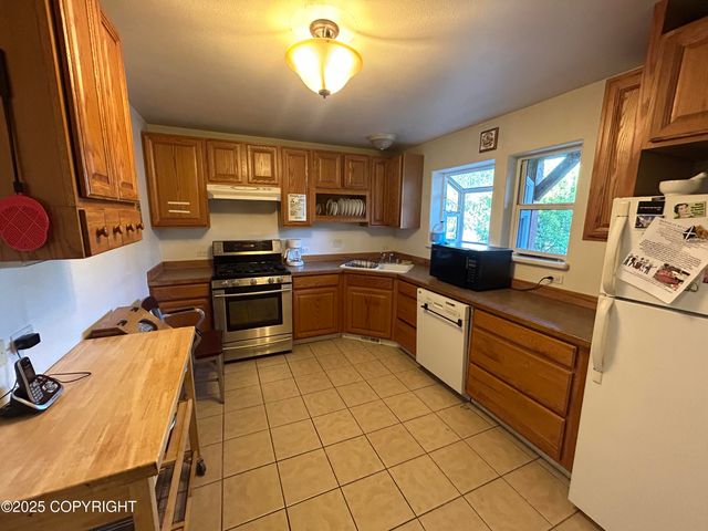 1030 Denali Street, Anchorage, AK 99501