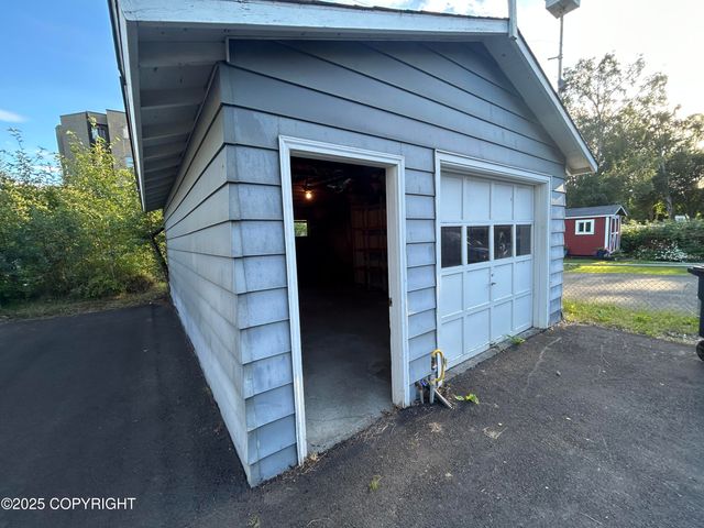 1030 Denali Street, Anchorage, AK 99501