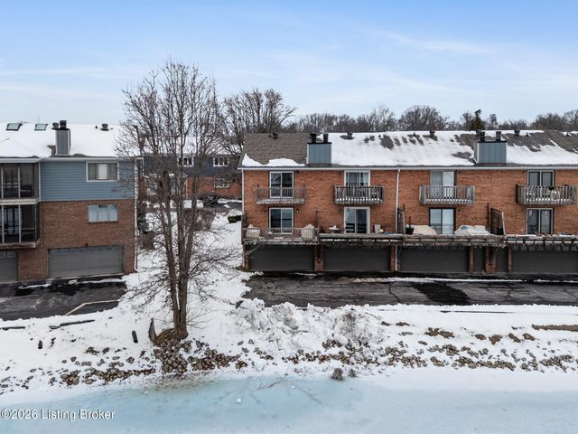 6400 Marina Dr, Prospect, KY 40059