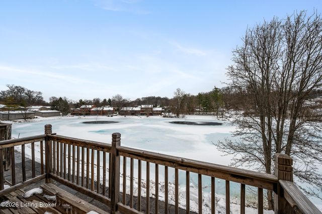 6400 Marina Dr, Prospect, KY 40059