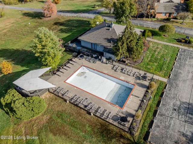 6400 Marina Dr, Prospect, KY 40059