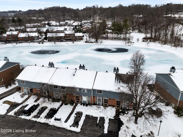 6400 Marina Dr, Prospect, KY 40059