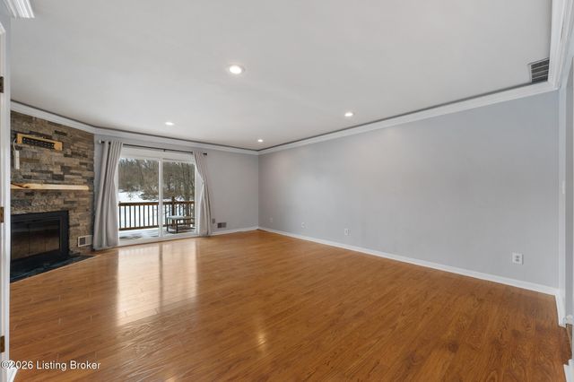 6400 Marina Dr, Prospect, KY 40059