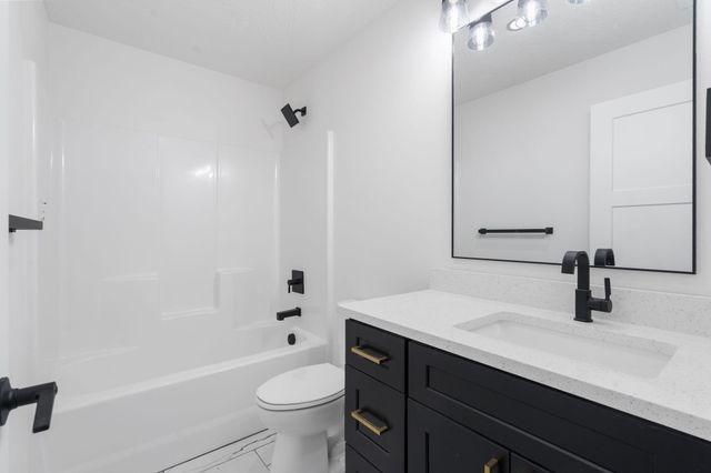 000 W Farm Road 94 Tract 2, Ash Grove, MO 65604