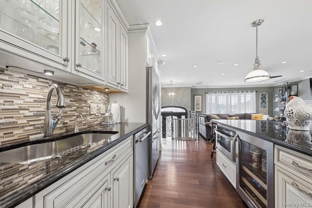 187 Massapequa Avenue, Massapequa, NY 11758