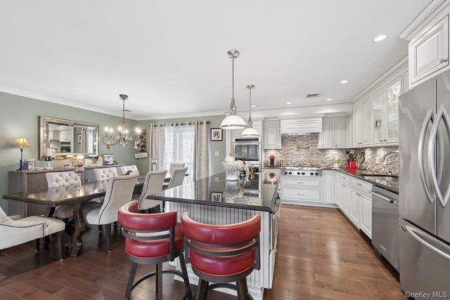 187 Massapequa Avenue, Massapequa, NY 11758