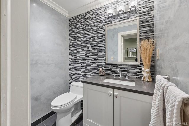 187 Massapequa Avenue, Massapequa, NY 11758