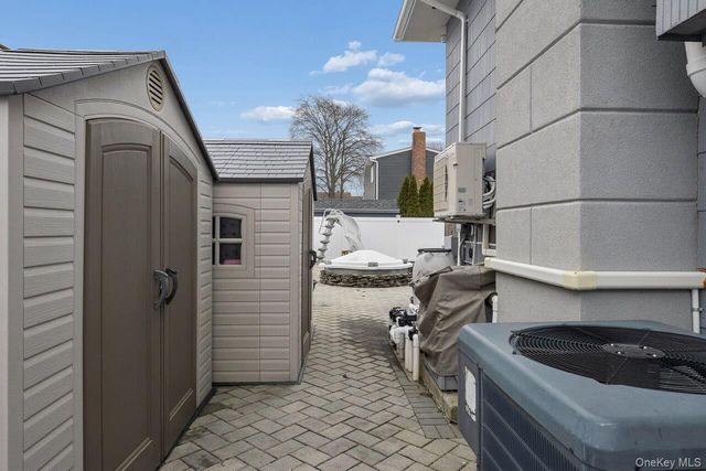 187 Massapequa Avenue, Massapequa, NY 11758