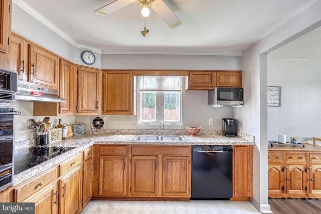 2420 AUBURN RD, York, PA 17402