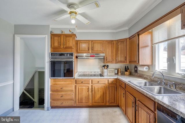 2420 AUBURN RD, York, PA 17402