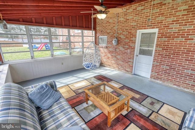 2420 AUBURN RD, York, PA 17402