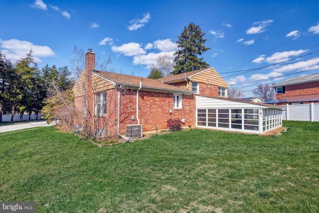 2420 AUBURN RD, York, PA 17402