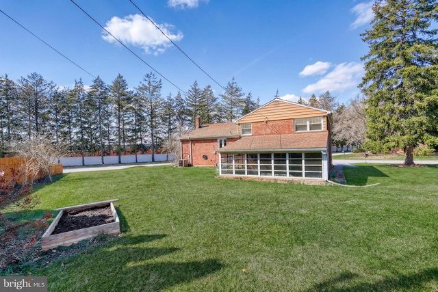 2420 AUBURN RD, York, PA 17402