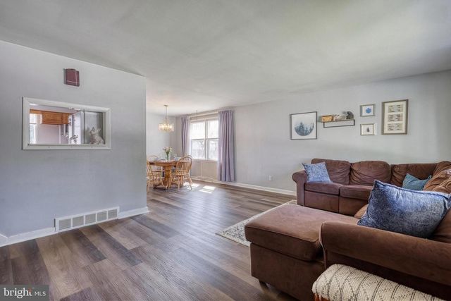 2420 AUBURN RD, York, PA 17402