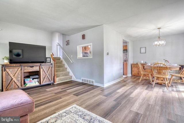 2420 AUBURN RD, York, PA 17402