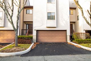 38 Chester Lane, Nanuet, NY 10954