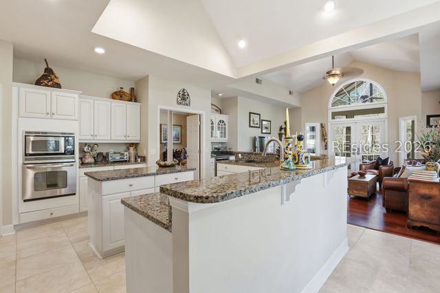 10 Stonegate Ct, Hilton Head Island, SC 29926