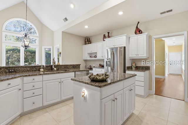 10 Stonegate Ct, Hilton Head Island, SC 29926