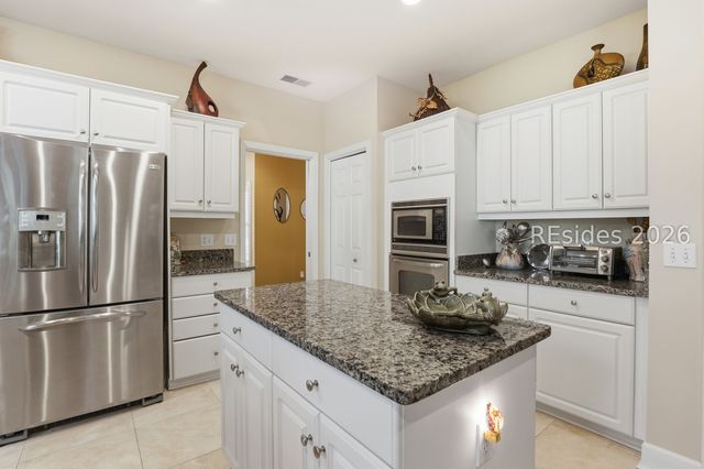 10 Stonegate Ct, Hilton Head Island, SC 29926