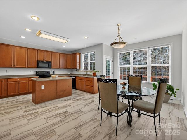 7724 Woodmere Drive, Harrisburg, NC 28075