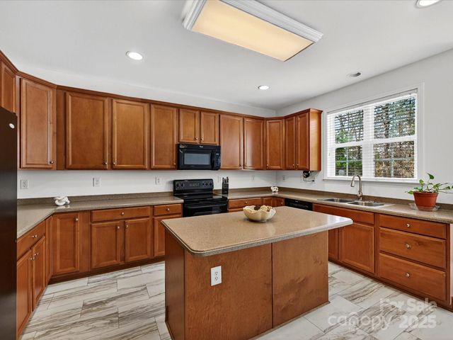 7724 Woodmere Drive, Harrisburg, NC 28075