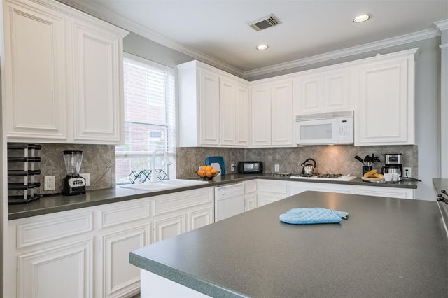 26 Waugh Drive A, Houston, TX 77007