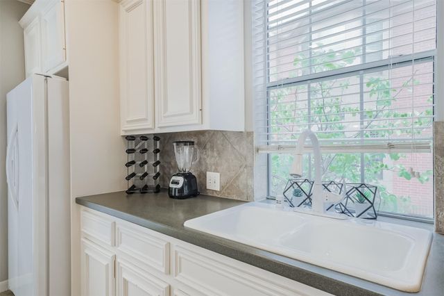26 Waugh Drive A, Houston, TX 77007