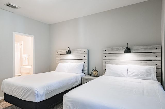 26 Waugh Drive A, Houston, TX 77007