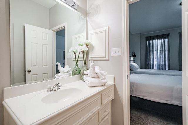 26 Waugh Drive A, Houston, TX 77007