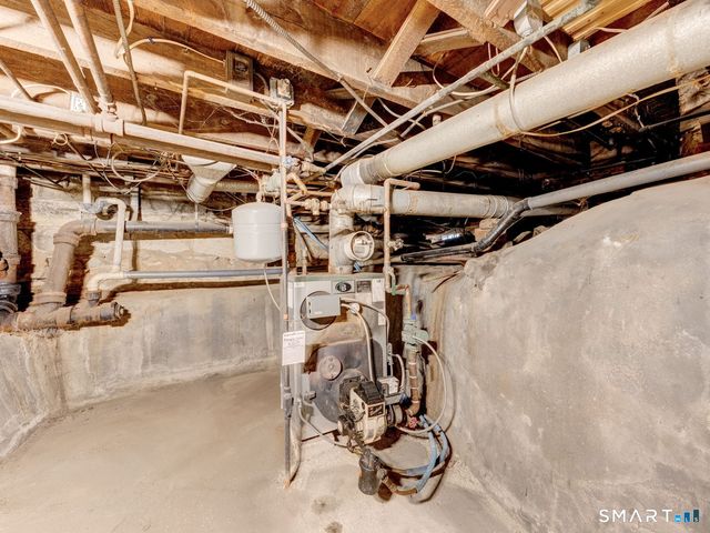 90 Humphrey Street, Seymour, CT 06483