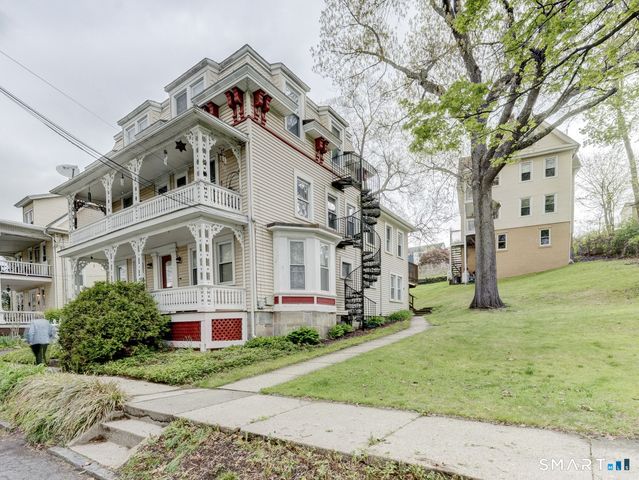 90 Humphrey Street, Seymour, CT 06483