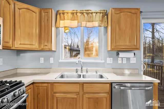 1329 S Muir Street, Wasilla, AK 99654