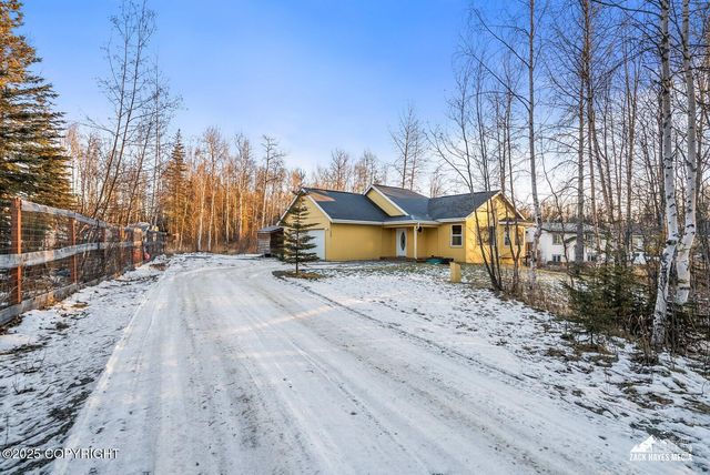 1329 S Muir Street, Wasilla, AK 99654
