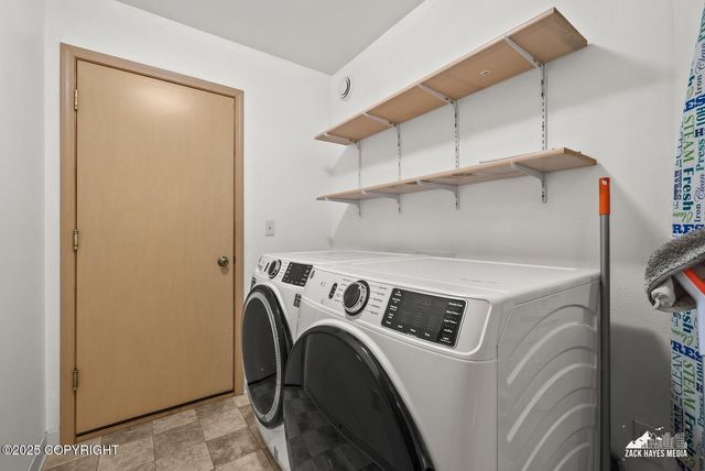 1329 S Muir Street, Wasilla, AK 99654