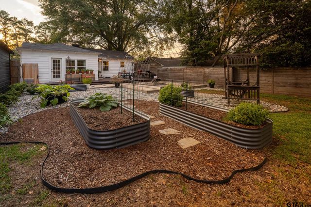 1804 Belmont, Tyler, TX 75701