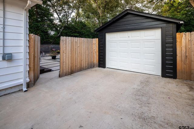 1804 Belmont, Tyler, TX 75701