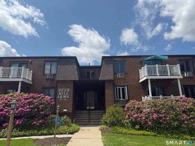 136 Deer Hill Avenue C31, Danbury, CT 06810