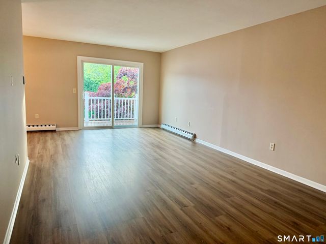 136 Deer Hill Avenue C31, Danbury, CT 06810