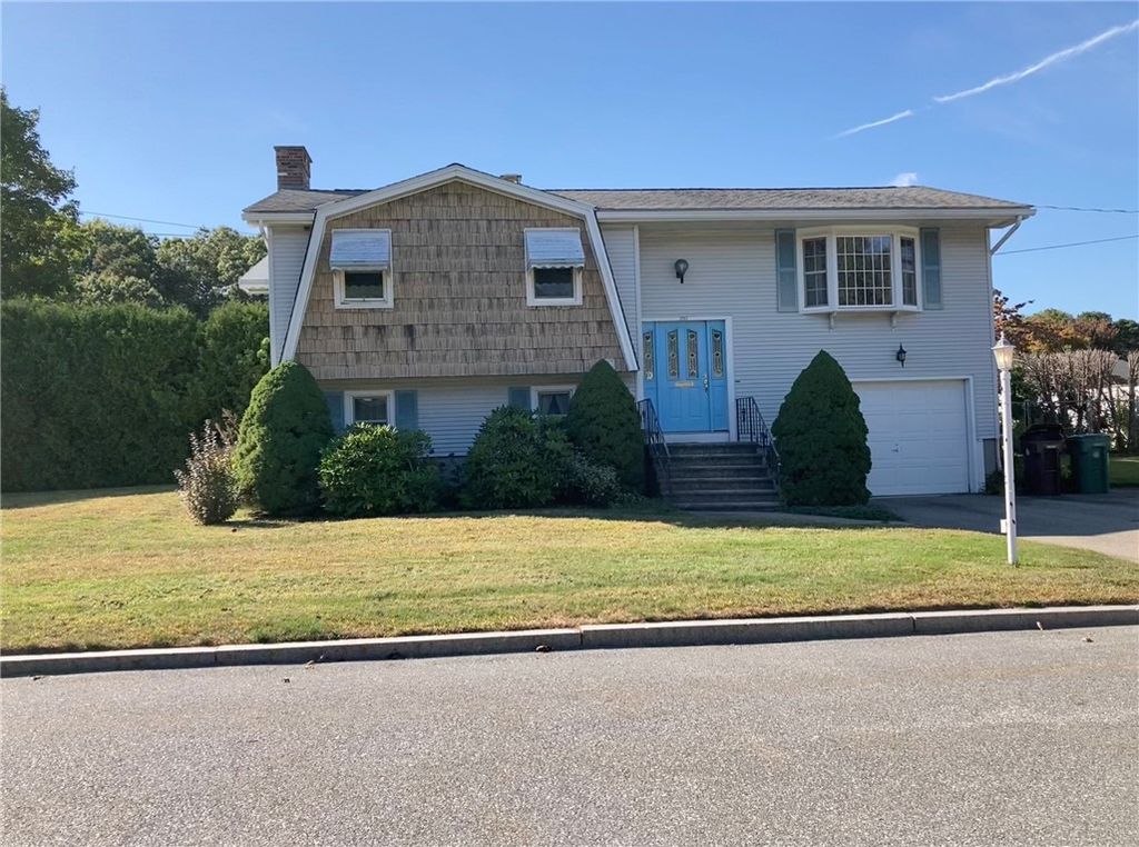 250 Ray Avenue, Woonsocket, RI 02895